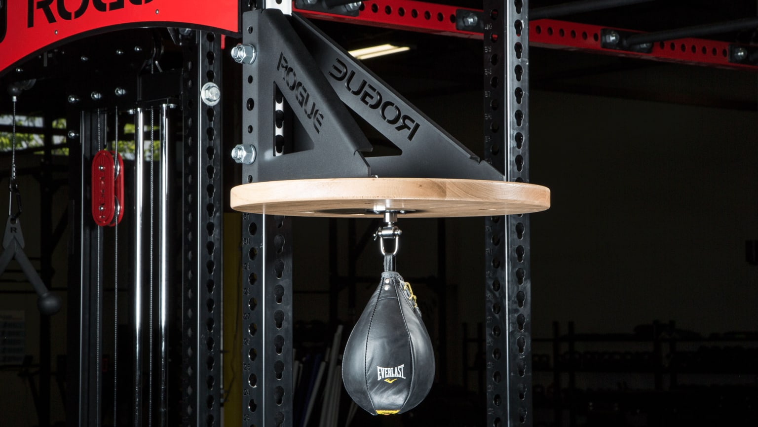 Heavy bag stand with speed clearance bag platform